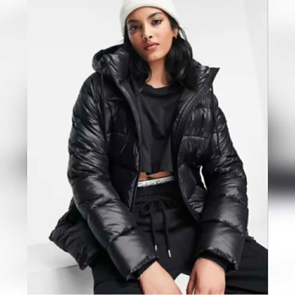 Two by Vince Camuto puffer, size M